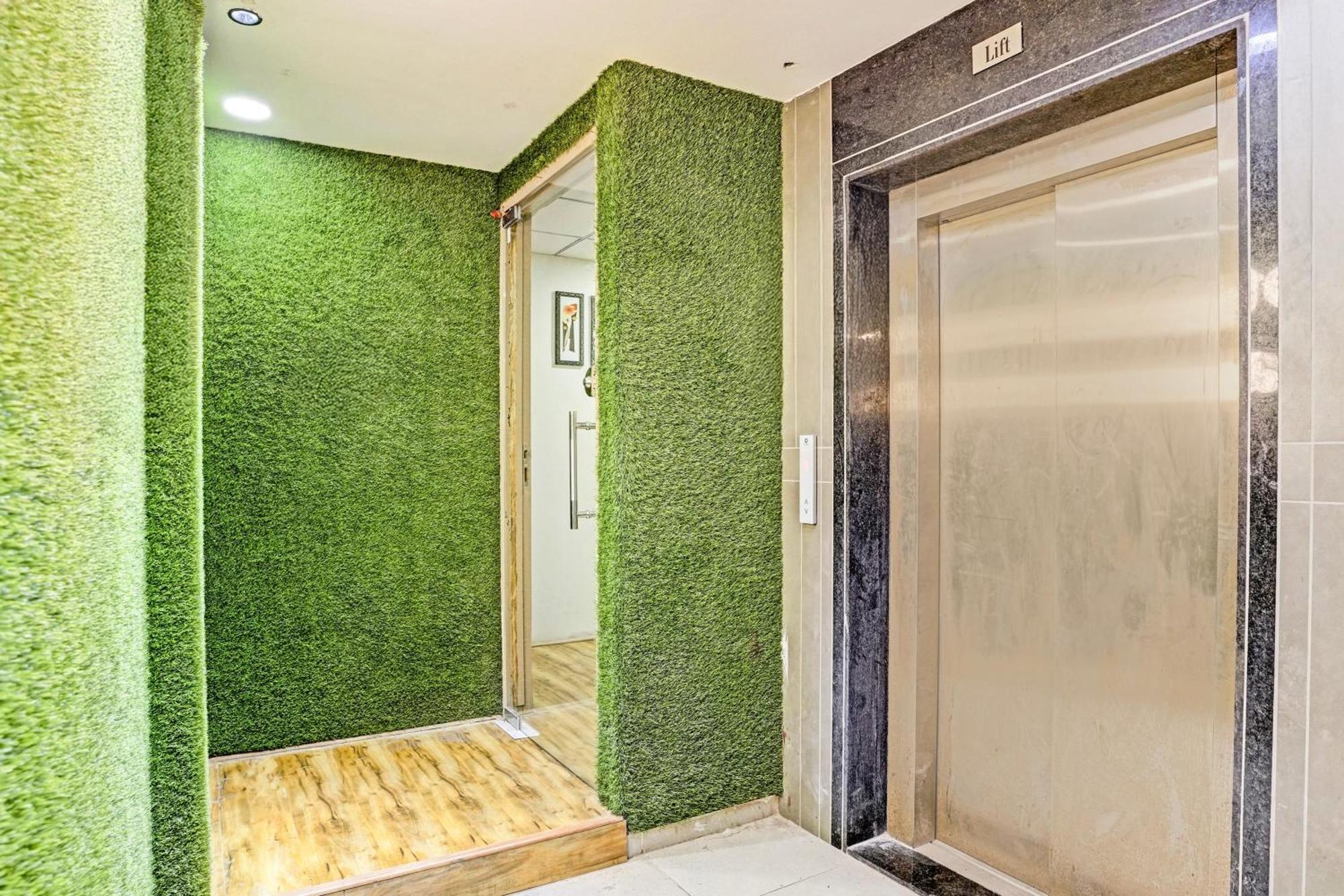 Super Collection O Vesu Surat Formerly Hotel Signature Exterior photo